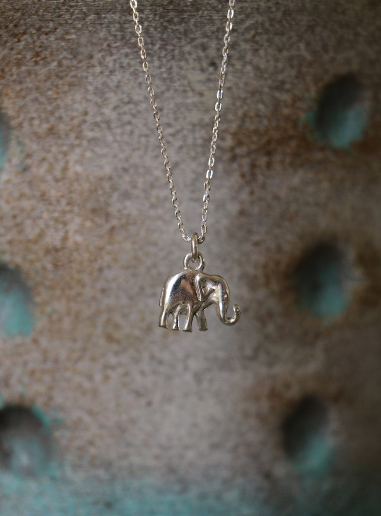 Collar elefante de la suerte